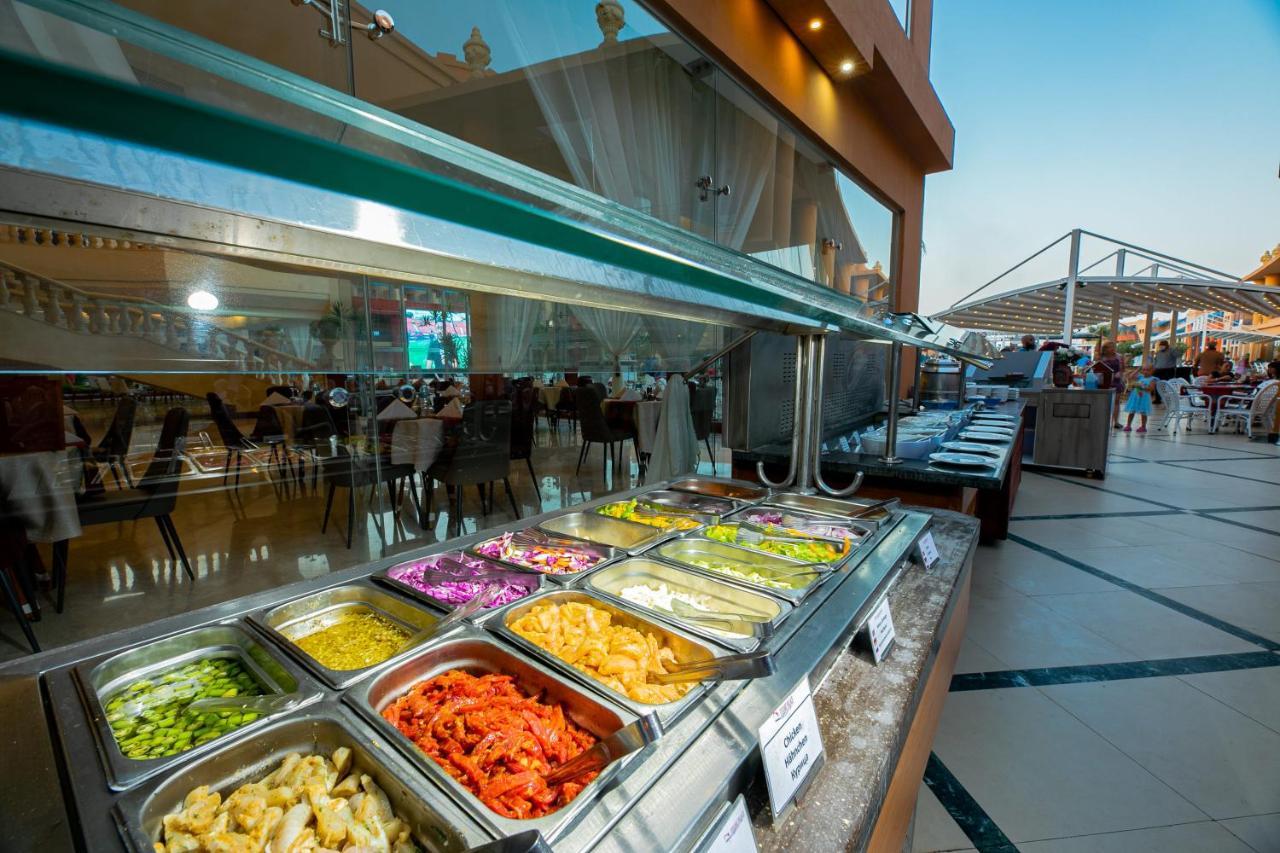 Titanic Palace Families And Couples Only Hurghada Bagian luar foto A salad bar