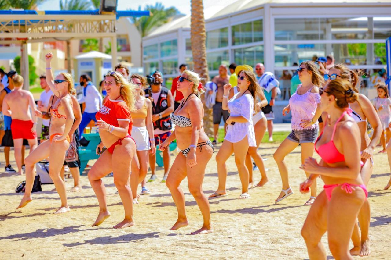 Titanic Palace Families And Couples Only Hurghada Bagian luar foto Zumba in Hurghada, Egypt