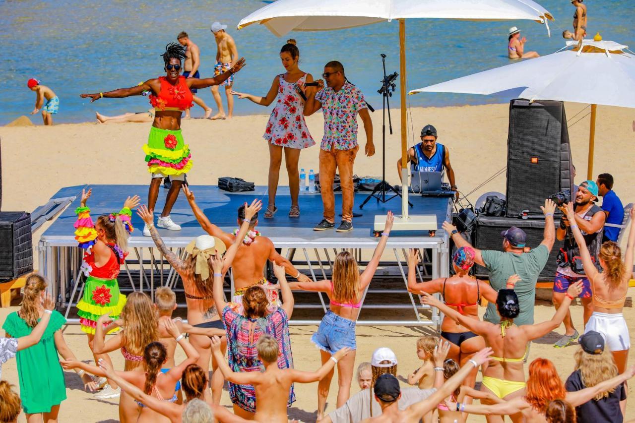 Titanic Palace Families And Couples Only Hurghada Bagian luar foto Beach party in Miami