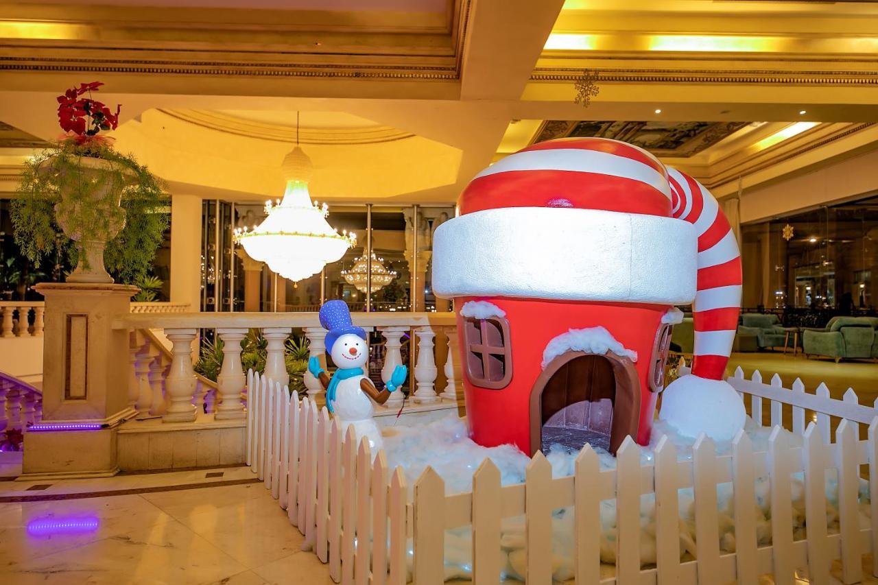 Titanic Palace Families And Couples Only Hurghada Bagian luar foto The lobby of the hotel
