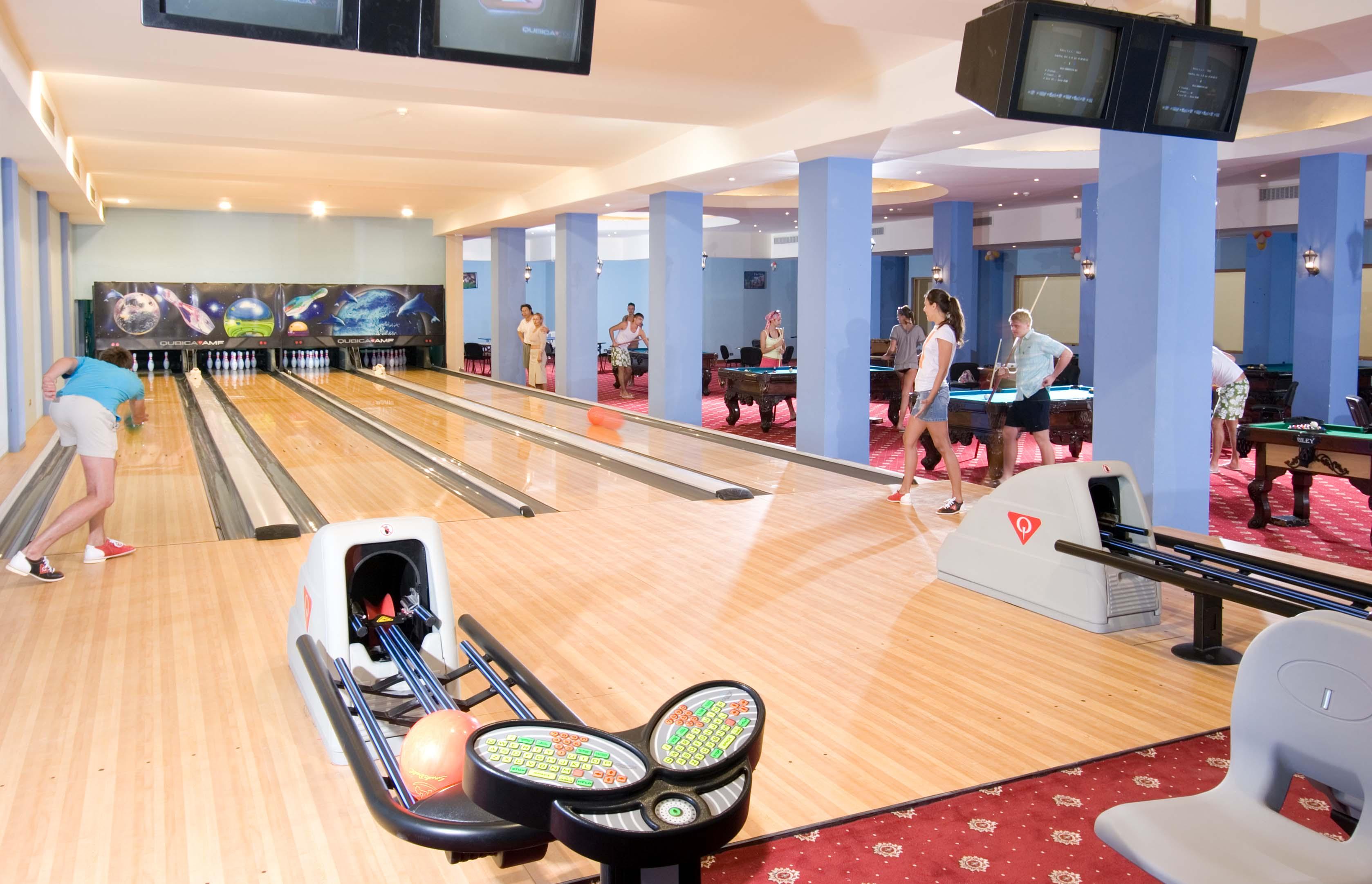 Titanic Palace Families And Couples Only Hurghada Bagian luar foto Bowling at the hotel